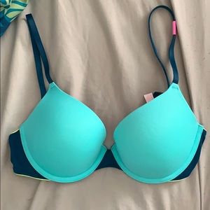 Victoria’s Secret Pink bra